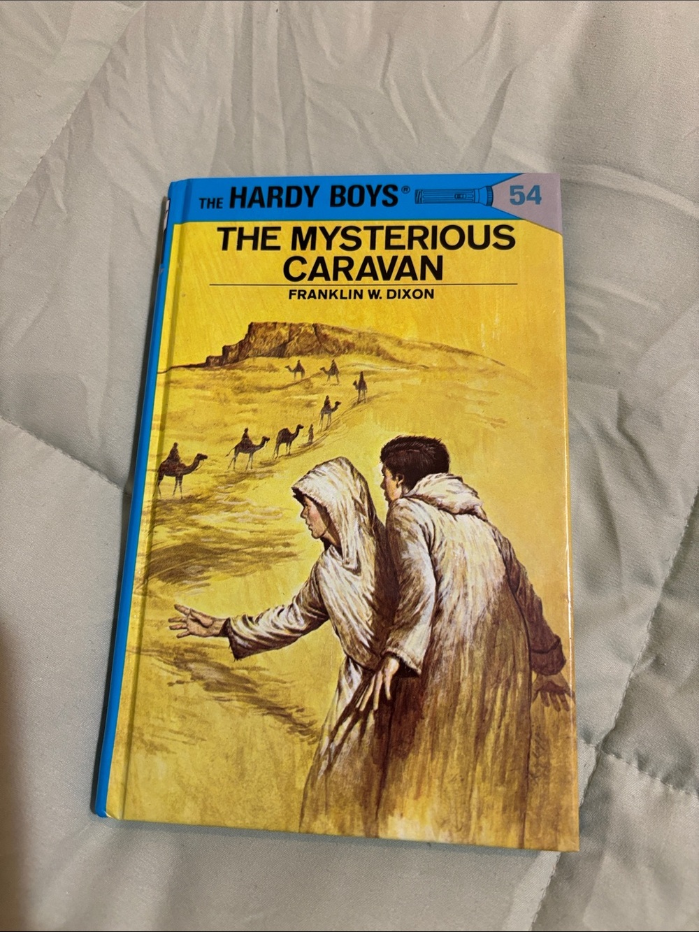 The Hardy Boys: The Mysterious Caravan - Yellow Cover #54